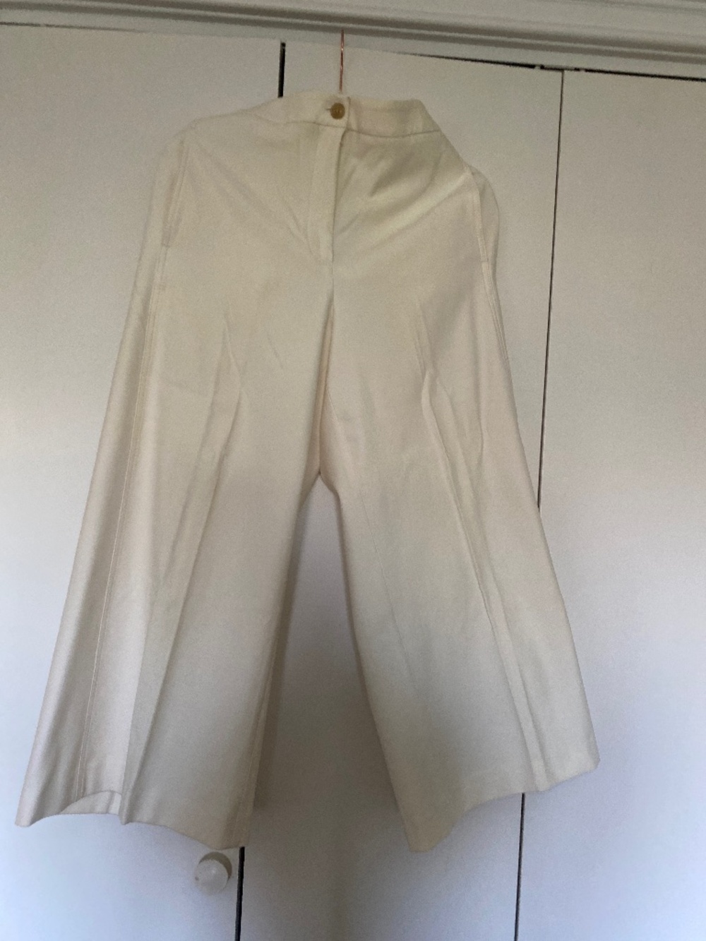 White denim pant